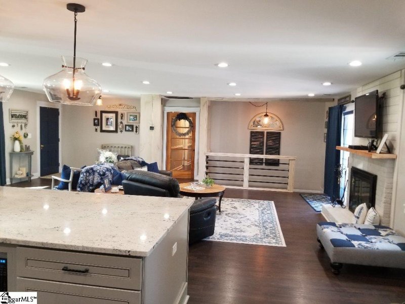 Property image 3 at 10 leacroft Drive, Greenville, SC 29615