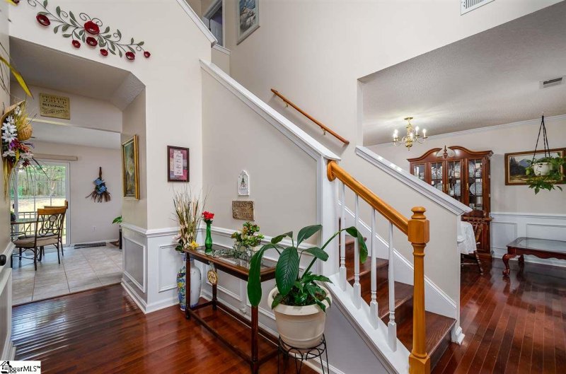 Property image 5 at 217 Northcliff Way, Greenville, SC 29617