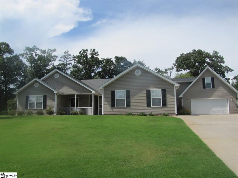 Property image 2 at 124 Bean Mill Way, Anderson, SC 29625