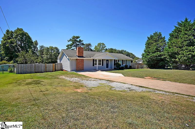 Property image 3 at 128 Becky Gibson Road, Greer, SC 29651-5237