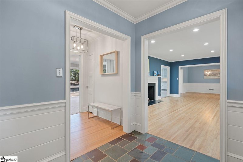 Property image 5 at 218 Sweetbriar Road, Greenville, SC 29615-1430