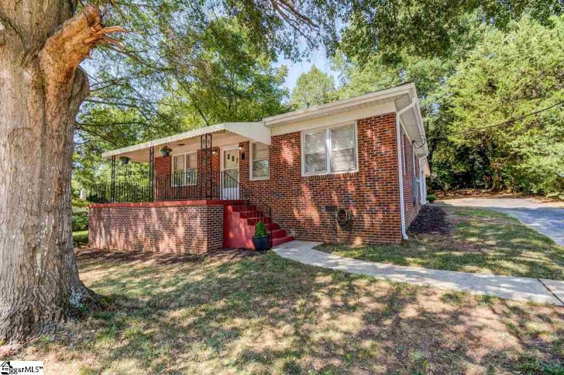 Property image 3 at 916 N Franklin Road, Greenville, SC 29617
