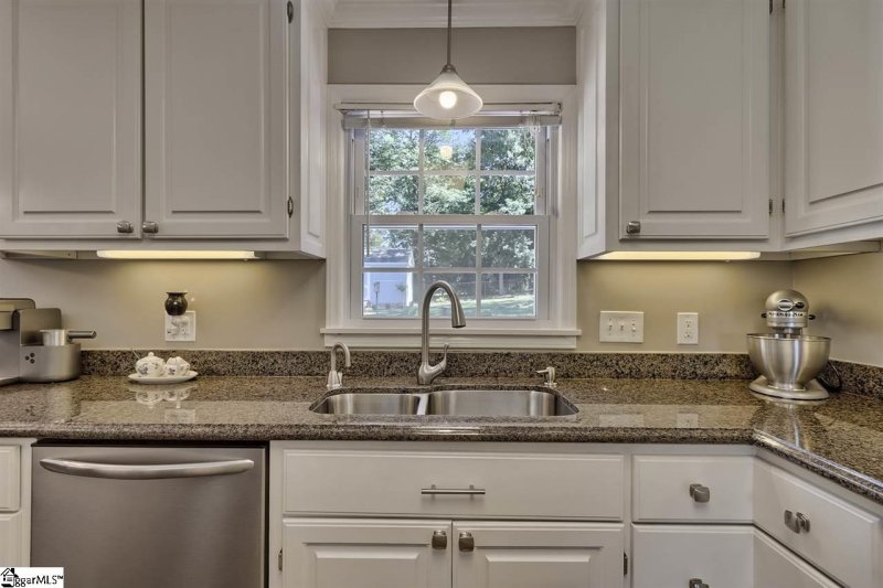 Property image 3 at 6 Indian Springs Drive, Greenville, SC 29615