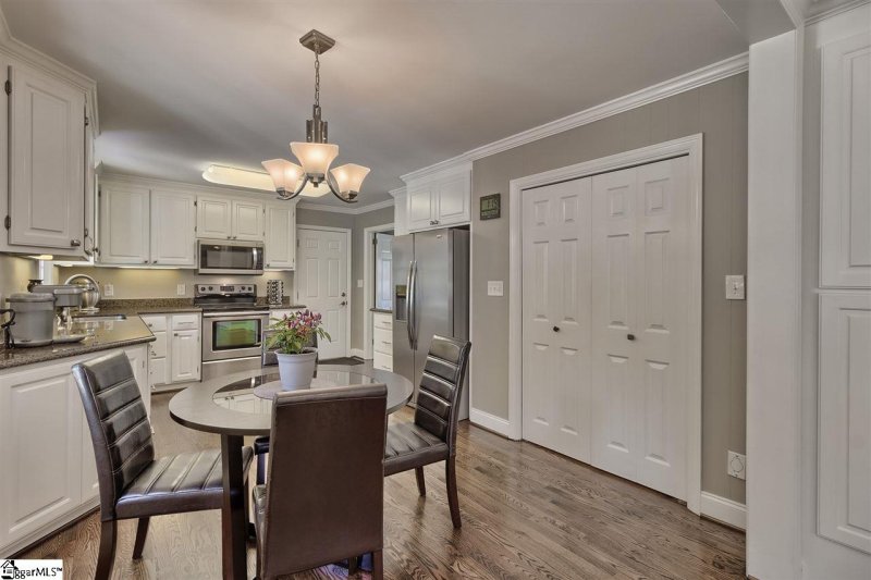 Property image 5 at 6 Indian Springs Drive, Greenville, SC 29615