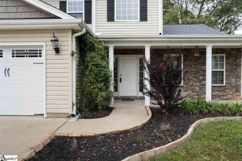 Property image 3 at 4 Falling Spring Court, Simpsonville, SC 29681