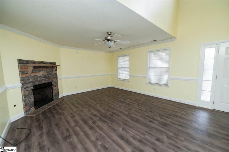 Property image 4 at 4 Falling Spring Court, Simpsonville, SC 29681