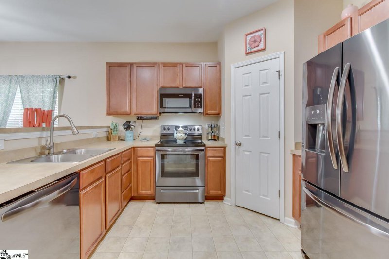 Property image 3 at 285 Stonewood Crossing Drive, Boiling Springs, SC 29318