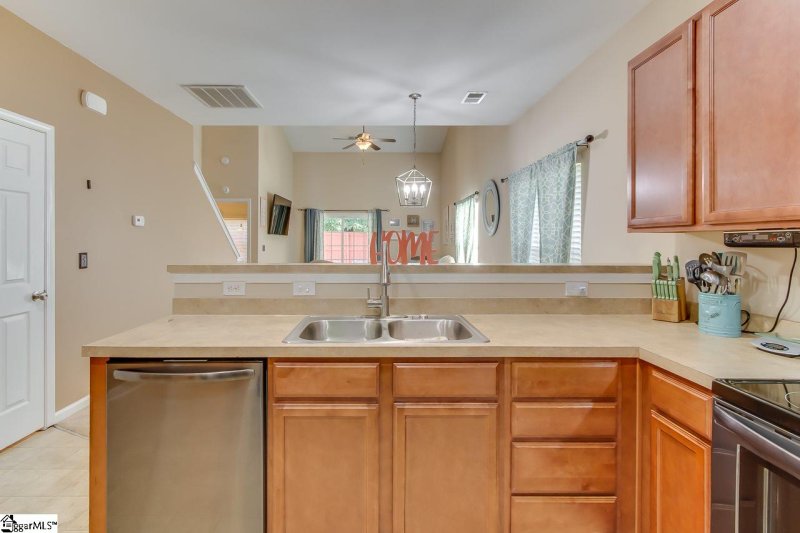 Property image 5 at 285 Stonewood Crossing Drive, Boiling Springs, SC 29318