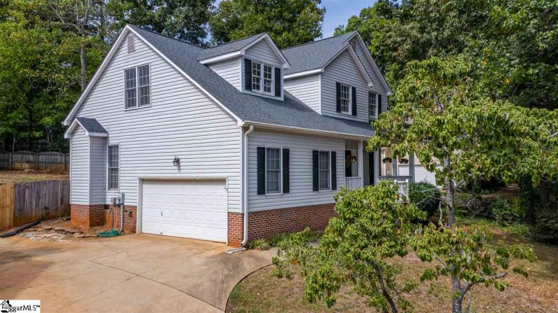 Property image 3 at 10 Amberjack Court, Taylors, SC 29687