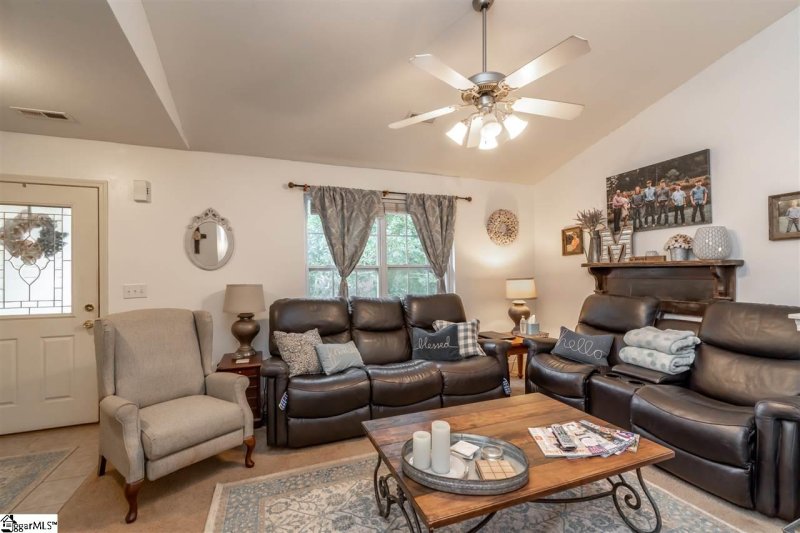 Property image 2 at 198 Longview Terrace, Easley, SC 29642