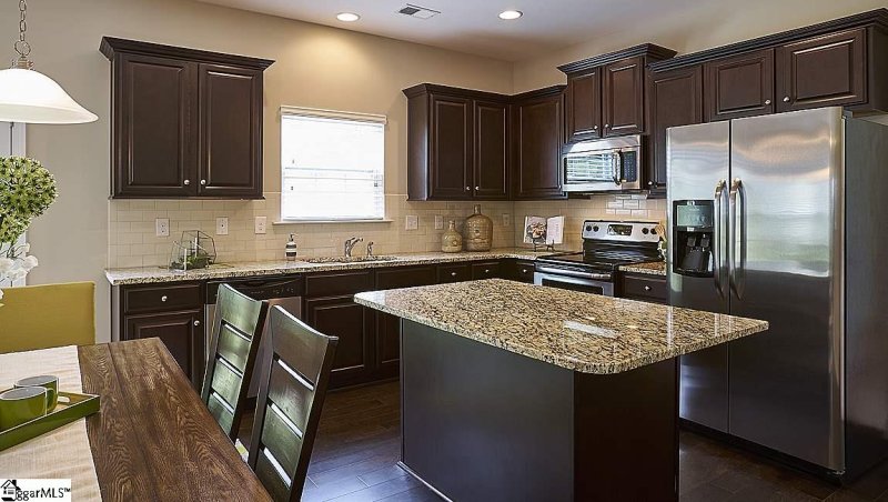 Property image 3 at 100 Hartwood Lake Lane, Greer, SC 29650