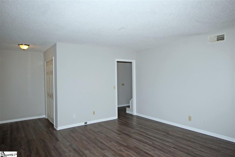 Property image 3 at 10 Birchview Street, Taylors, SC 29687