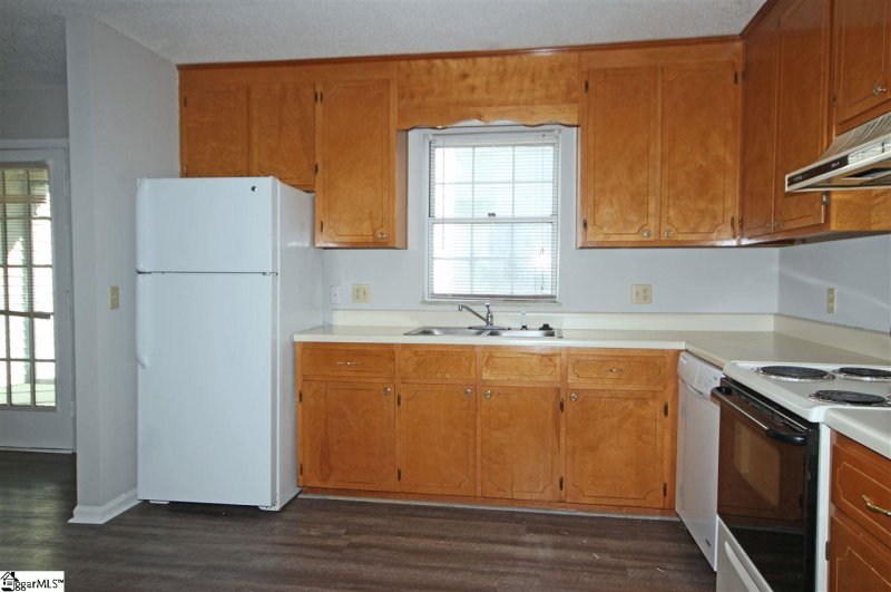 Property image 4 at 10 Birchview Street, Taylors, SC 29687