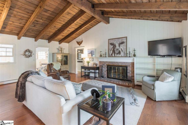 Property image 2 at 18 Dogwood Lane, Greenville, SC 29607