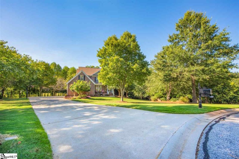 Property image 4 at 18 Twin Silo Court, Greer, SC 29651
