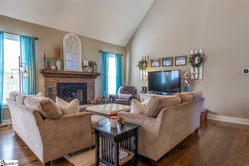 Property image 2 at 201 PLEASANTWATER Court, Taylors, SC 29687