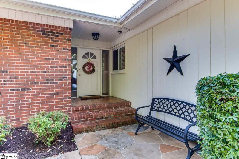 Property image 2 at 6 Wimborne Drive, Greenville, SC 29615-2436