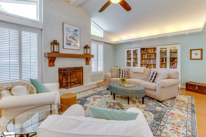 Property image 5 at 6 Wimborne Drive, Greenville, SC 29615-2436