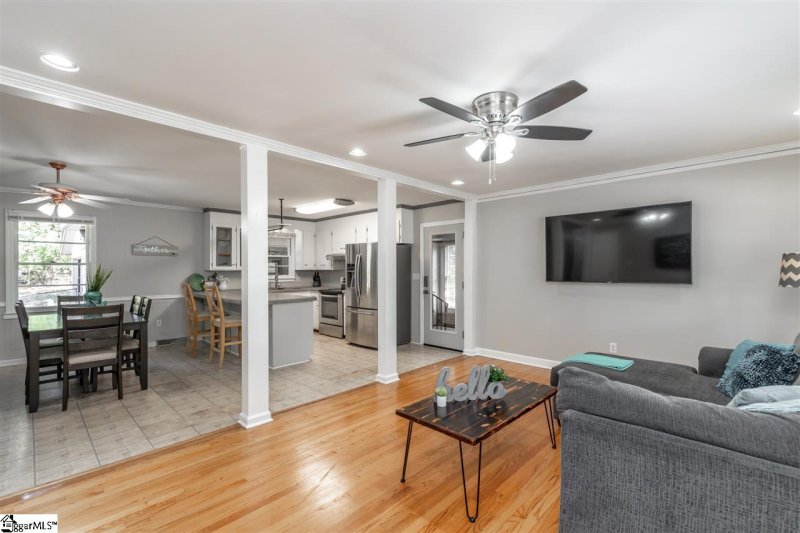 Property image 3 at 501 Avon Drive, Taylors, SC 29687