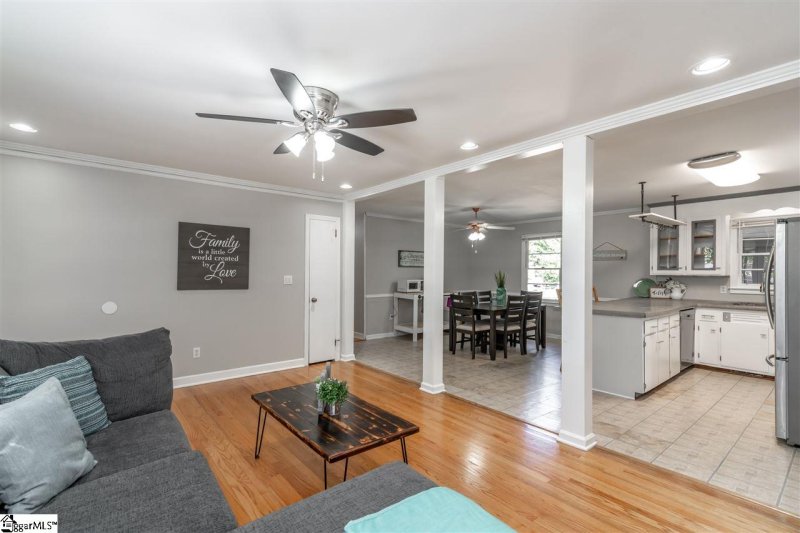 Property image 4 at 501 Avon Drive, Taylors, SC 29687