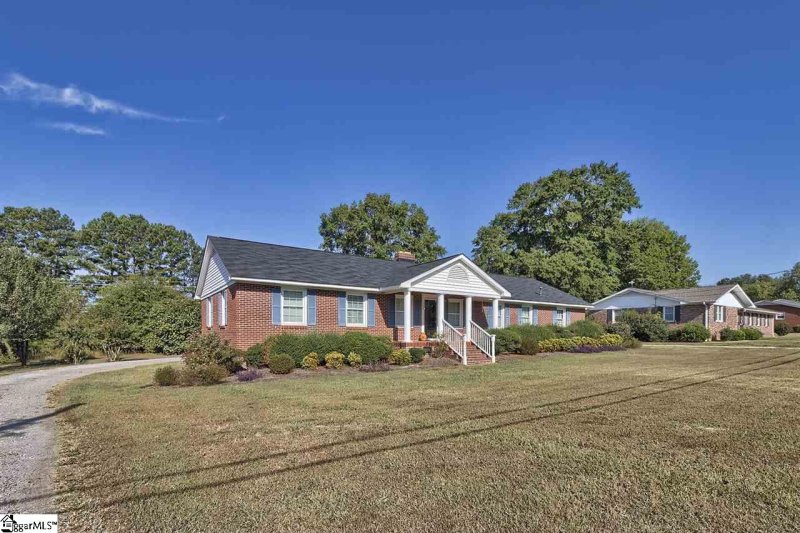 Property image 3 at 103 Blakely Avenue, Laurens, SC 29360