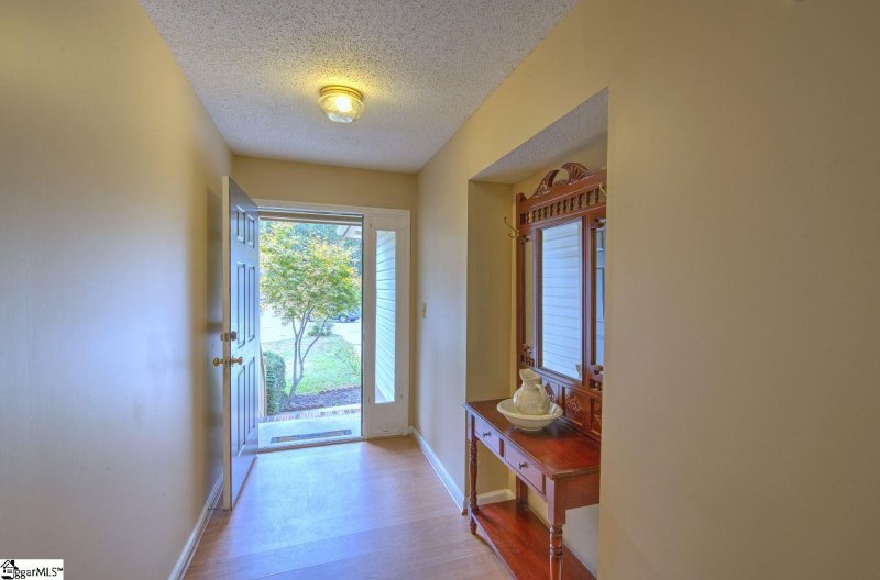 Property image 3 at 11 Berlander Court, Simpsonville, SC 29680