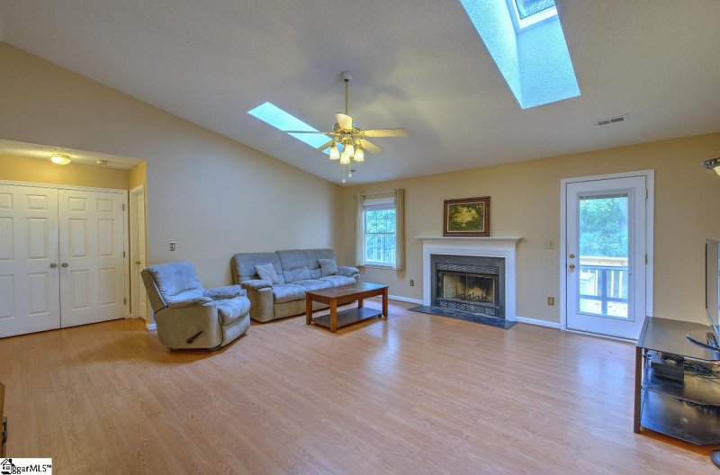 Property image 4 at 11 Berlander Court, Simpsonville, SC 29680