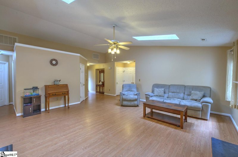 Property image 5 at 11 Berlander Court, Simpsonville, SC 29680