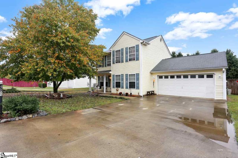 Property image 2 at 505 Crescentwood Court, Taylors, SC 29687