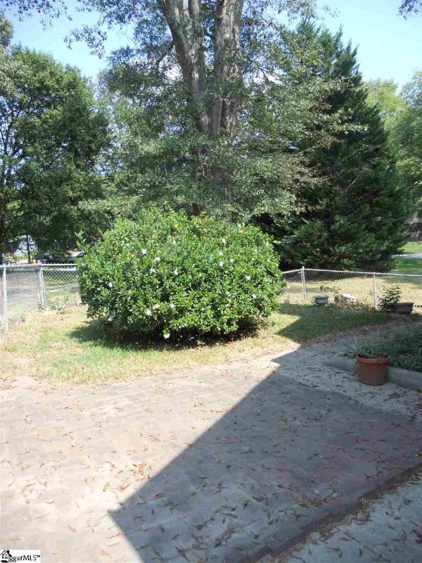 Property image 5 at 100 W Marion Road, Greenville, SC 29617-3343