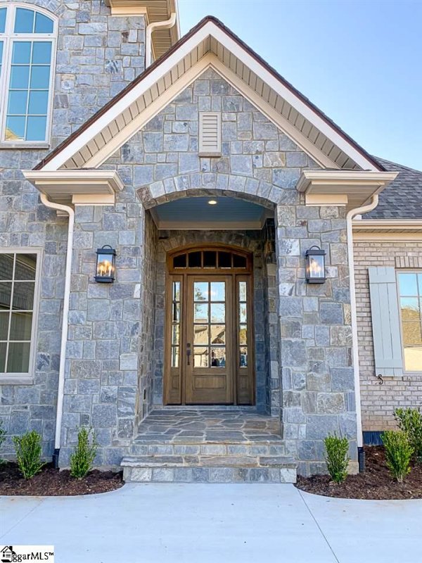 Property image 2 at 214 Chestnut Pond Lane, Simpsonville, SC 29681