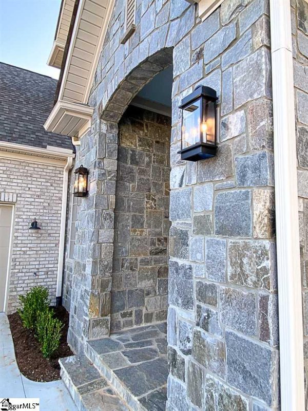 Property image 3 at 214 Chestnut Pond Lane, Simpsonville, SC 29681