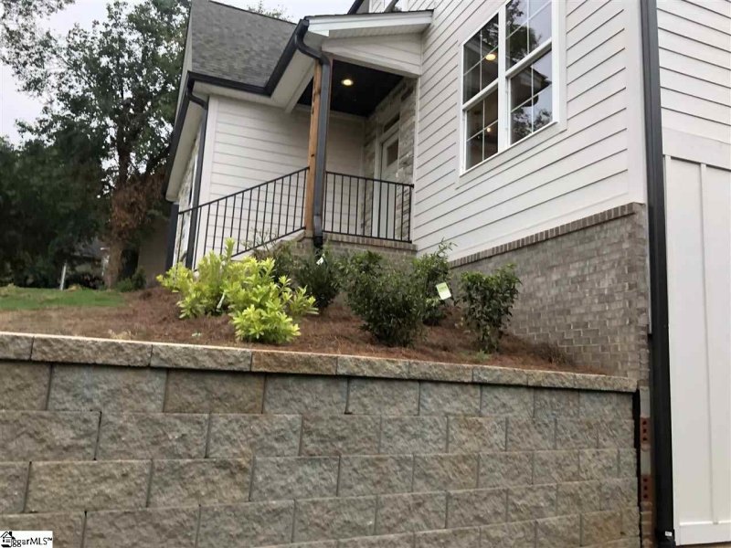 Property image 3 at 104 pine forest Drive, Greer, SC 29651