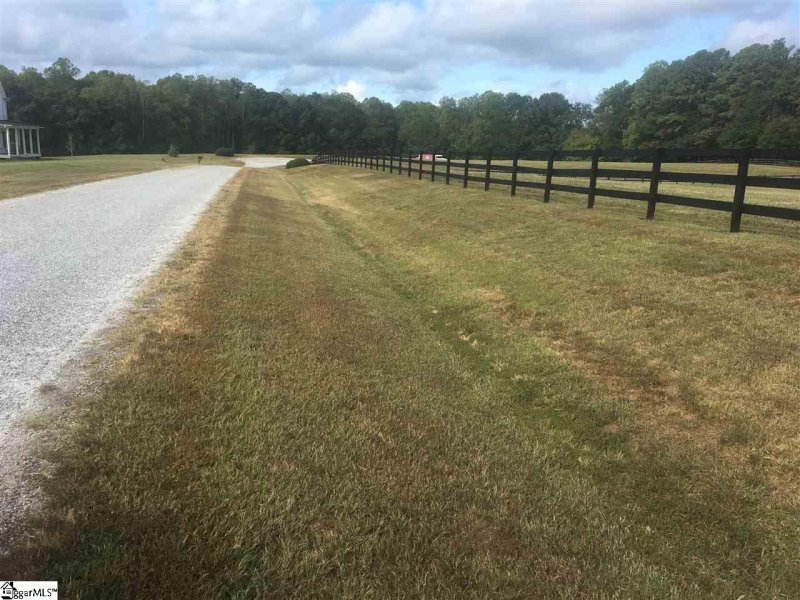 Property image 2 at 142 Hunter Hack Trail, Campobello, SC 29322