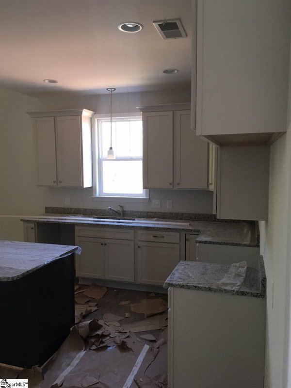 Property image 3 at 107 Ridgefield Lane, Greer, SC 29651