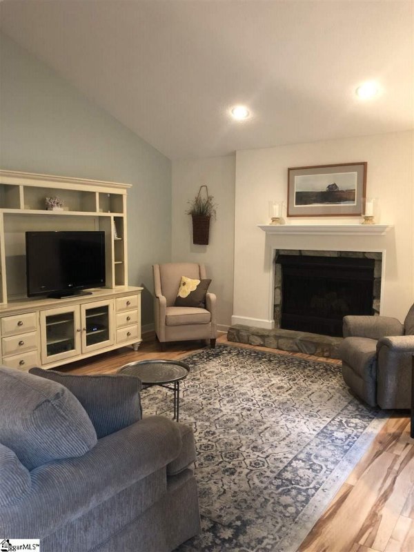 Property image 5 at 25 Creekside Way, Greenville, SC 29609