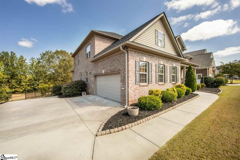 Property image 2 at 1 Ruby Lake Lane, Simpsonville, SC 29681