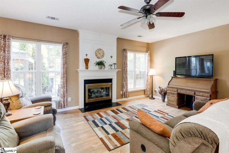 Property image 4 at 200 Sentry Way, Simpsonville, SC 29680