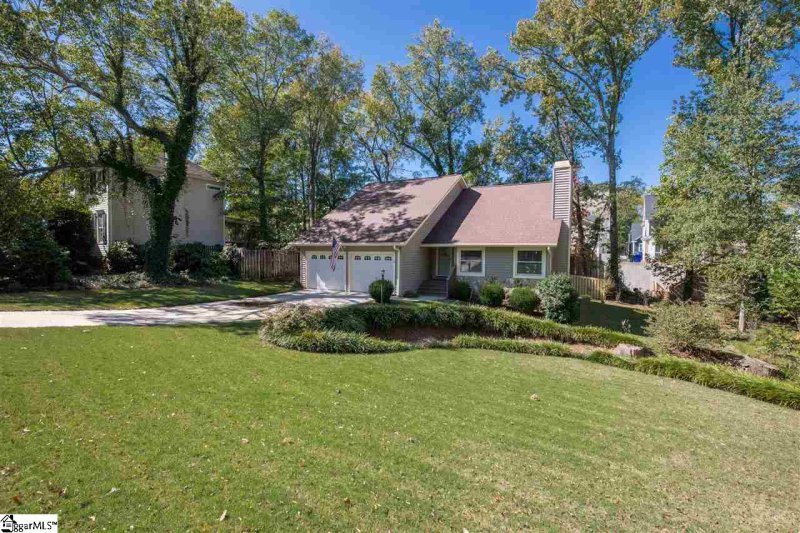 Property image 2 at 11 Meredith Lane, Greenville, SC 29607