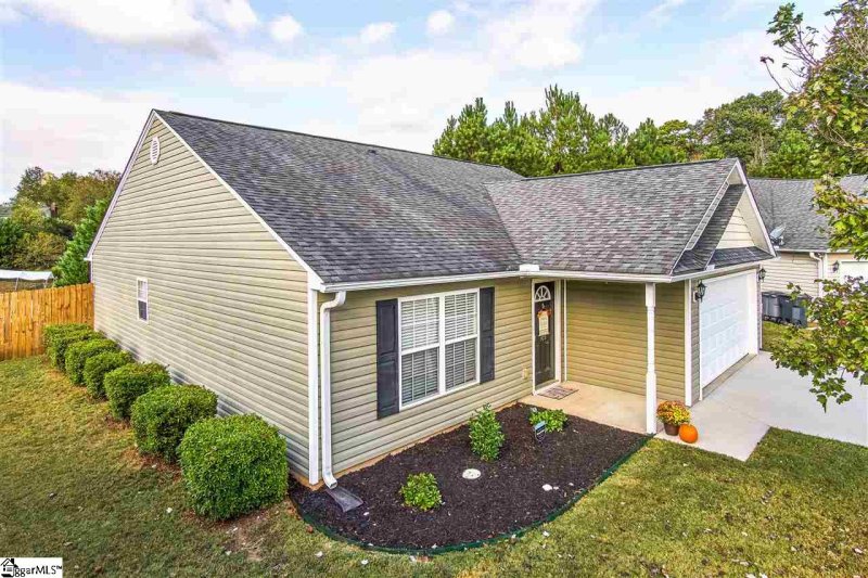 Property image 3 at 305 Shada Lane, Greenville, SC 29611