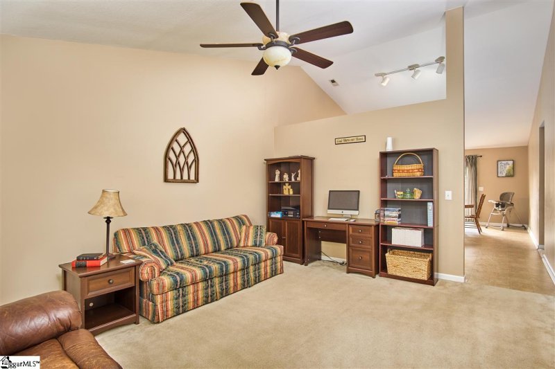 Property image 4 at 305 Shada Lane, Greenville, SC 29611