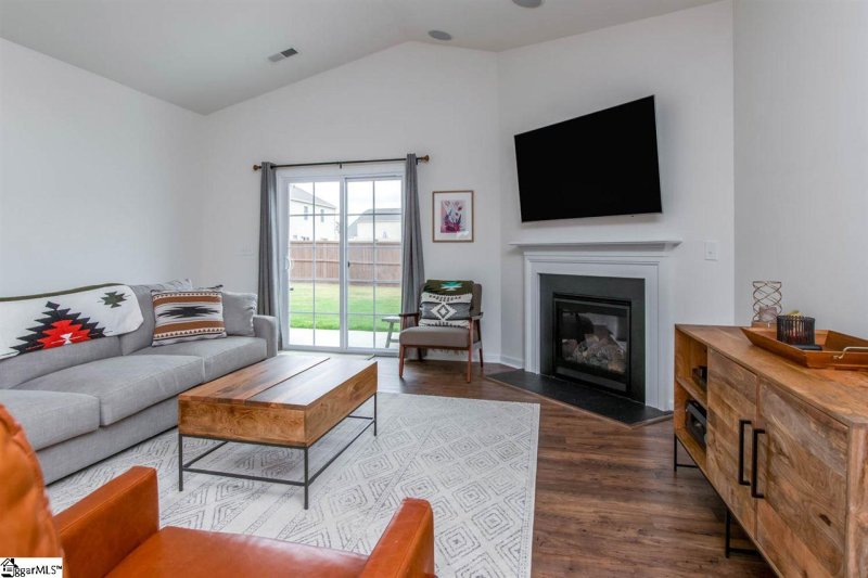 Property image 2 at 211 ADDLESTONE Circle, Fountain Inn, SC 29644