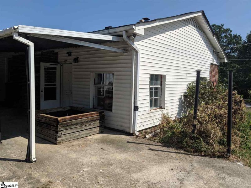 Property image 5 at 1601 E Lee Road, Taylors, SC 29687