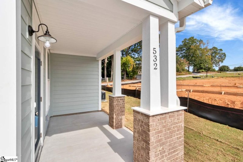 Property image 3 at 532 Twin Lake Road, Greenville, SC 29609