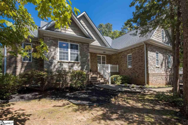 Property image 2 at 14 Woodland Hills Lane, Fountain Inn, SC 29644