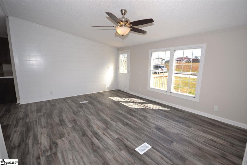 Property image 3 at 313 Walnut Crest Court, Fountain Inn, SC 29644