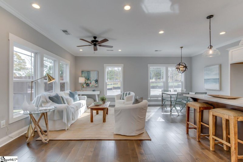 Property image 4 at 26 Ridgeway Avenue, Greenville, SC 29607