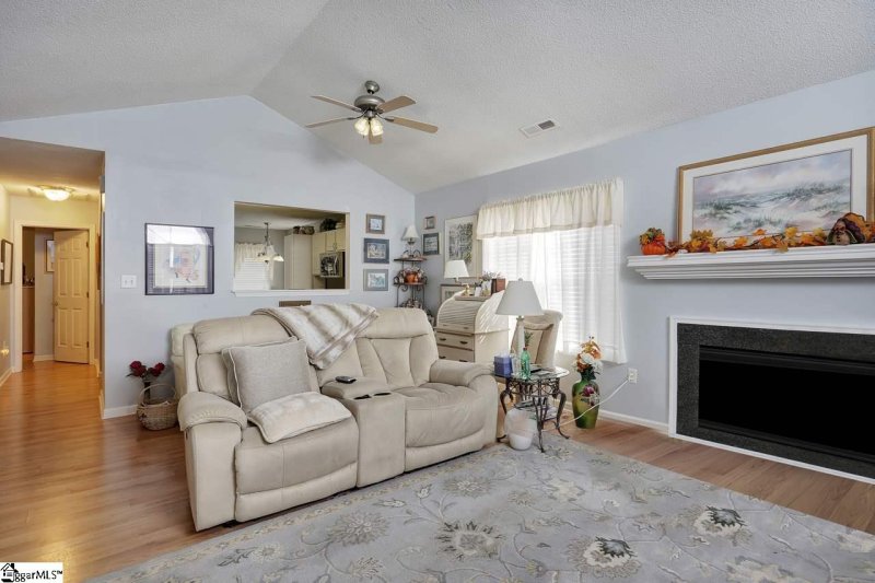 Property image 4 at 10 Creekbend Court, Simpsonville, SC 29681