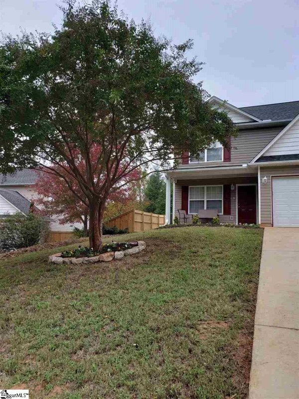 Property image 2 at 513 Oak Circle, Easley, SC 29640-2251