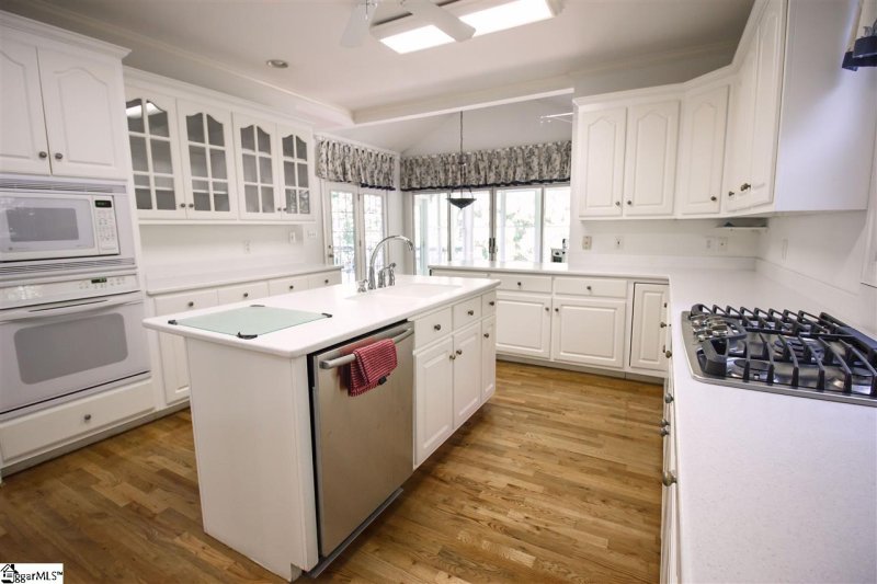 Property image 4 at 182 Graylyn Drive, Anderson, SC 29621